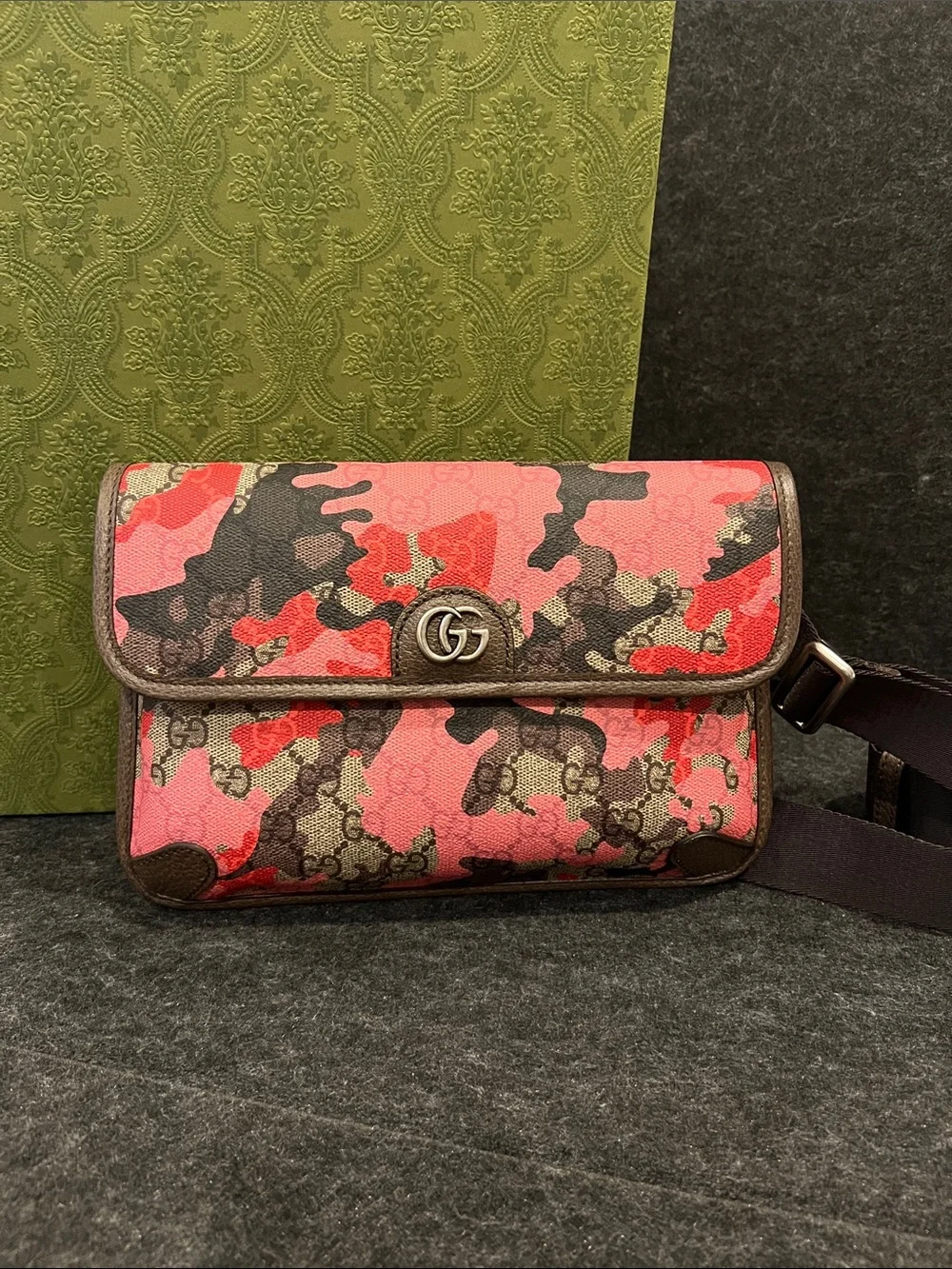 Authentic Gucci Pink and Red Camouflage GG Supreme Crossbody marbled men’s pouch